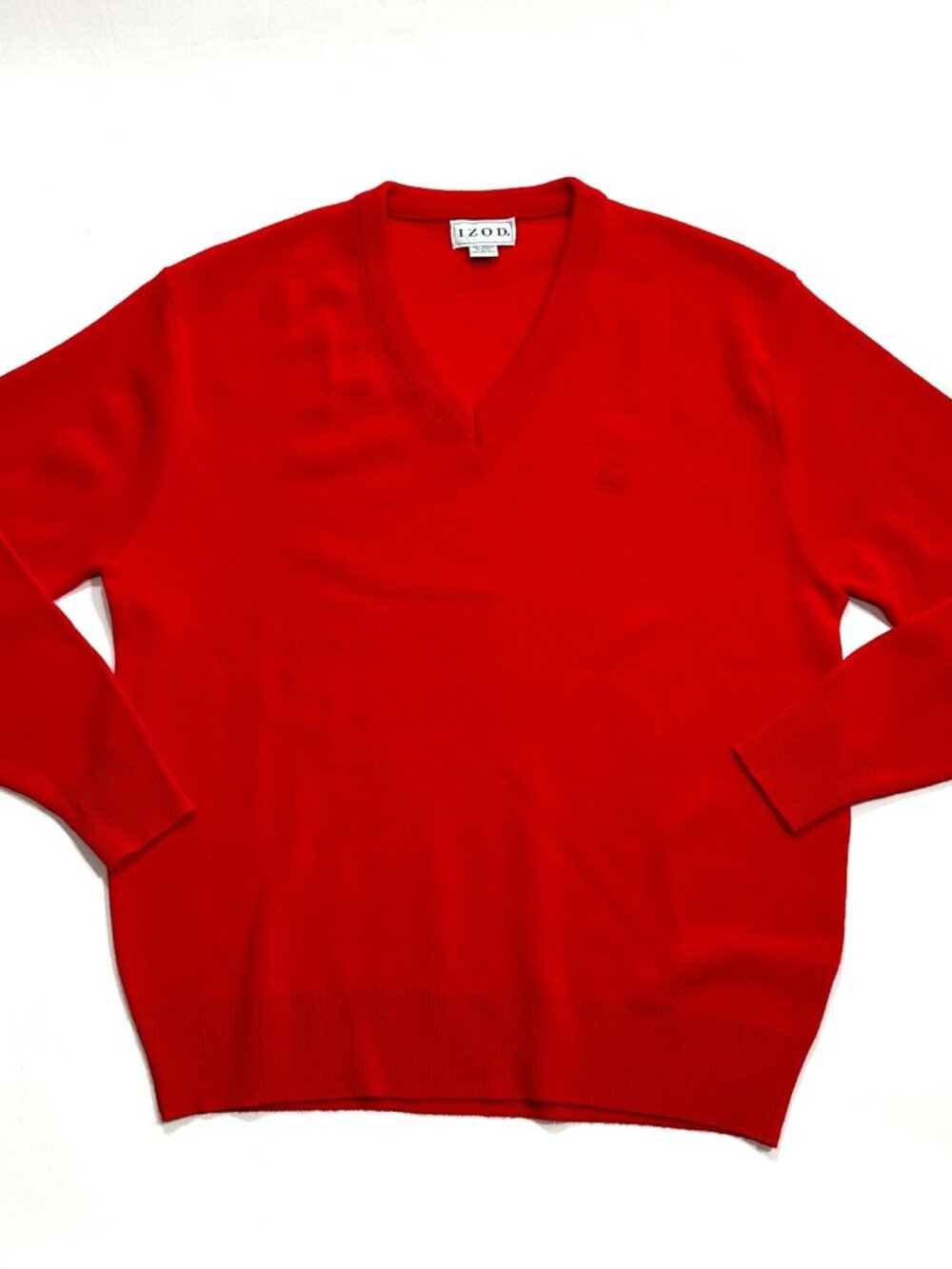 Vintage IZOD Mens Large Red V-Neck Sweater Acrylic Embroidered Crest Preppy USA - Picture 1 of 16